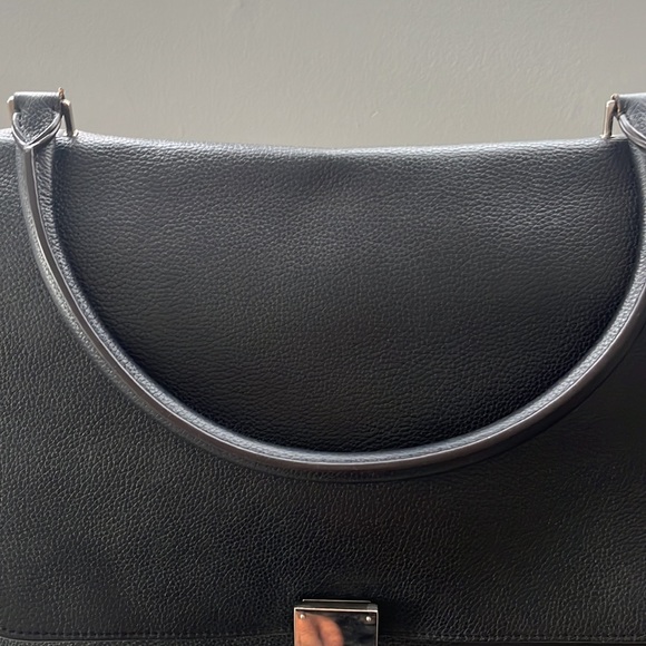 🖤Celine Trapeze Bag🖤 - Picture 5 of 15